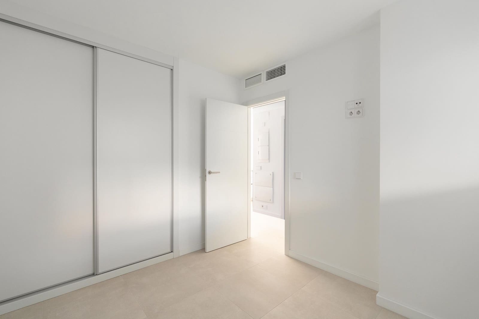 Apartamento de 2 habitaciones en Fuengirola en venta con piscina garaje - 469.000 € (Ref: 10160050)
