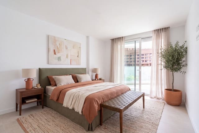 Apartamento de 2 habitaciones en Zona Puerto Deportivo, Fuengirola en venta con piscina garaje - 469.000 € (Ref: 10160050)