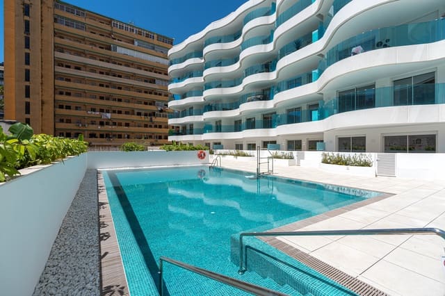 Apartamento de 2 habitaciones en Zona Puerto Deportivo, Fuengirola en venta con piscina garaje - 469.000 € (Ref: 10160050)