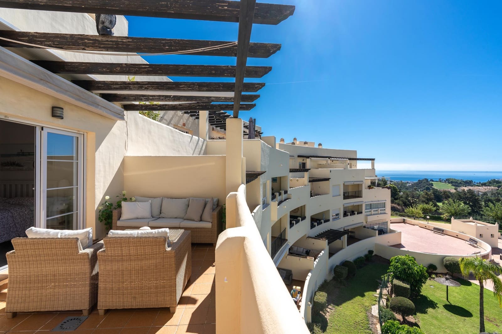 Apartamento de 2 habitaciones en Benalmádena en venta con piscina garaje - 395.000 € (Ref: 10175920)