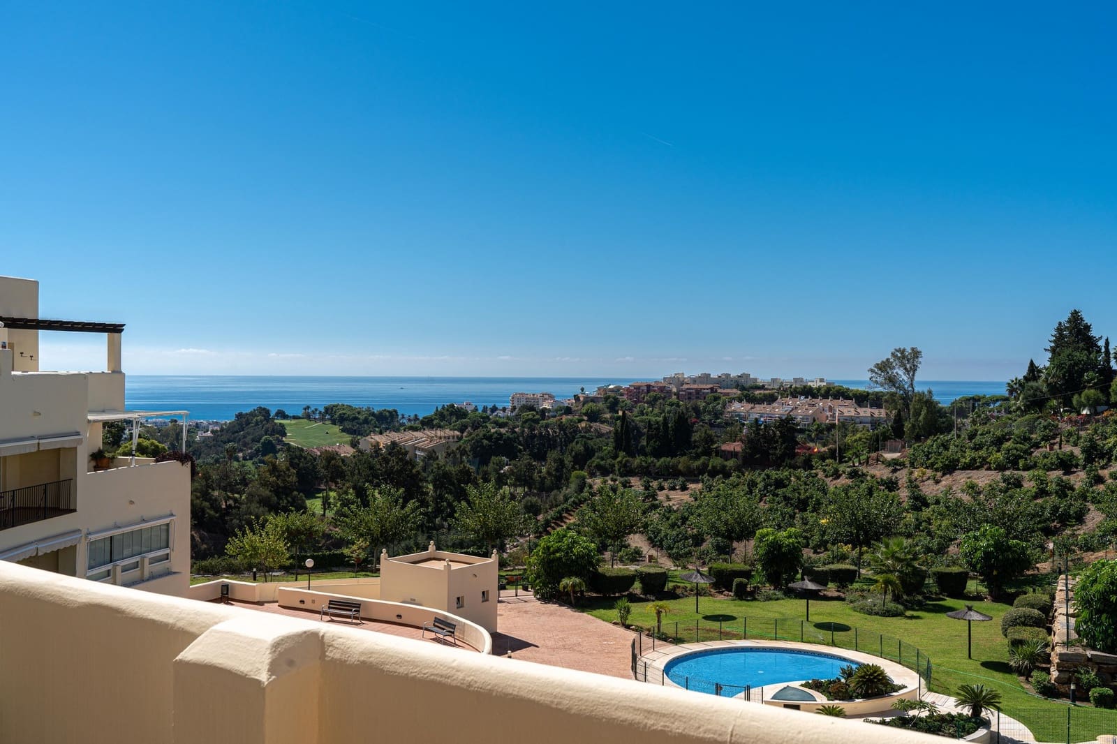 Apartamento de 2 habitaciones en Benalmádena en venta con piscina garaje - 395.000 € (Ref: 10175920)