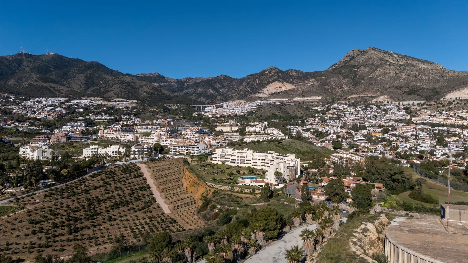 Apartamento de 2 habitaciones en Benalmádena en venta con piscina garaje - 395.000 € (Ref: 10175920)