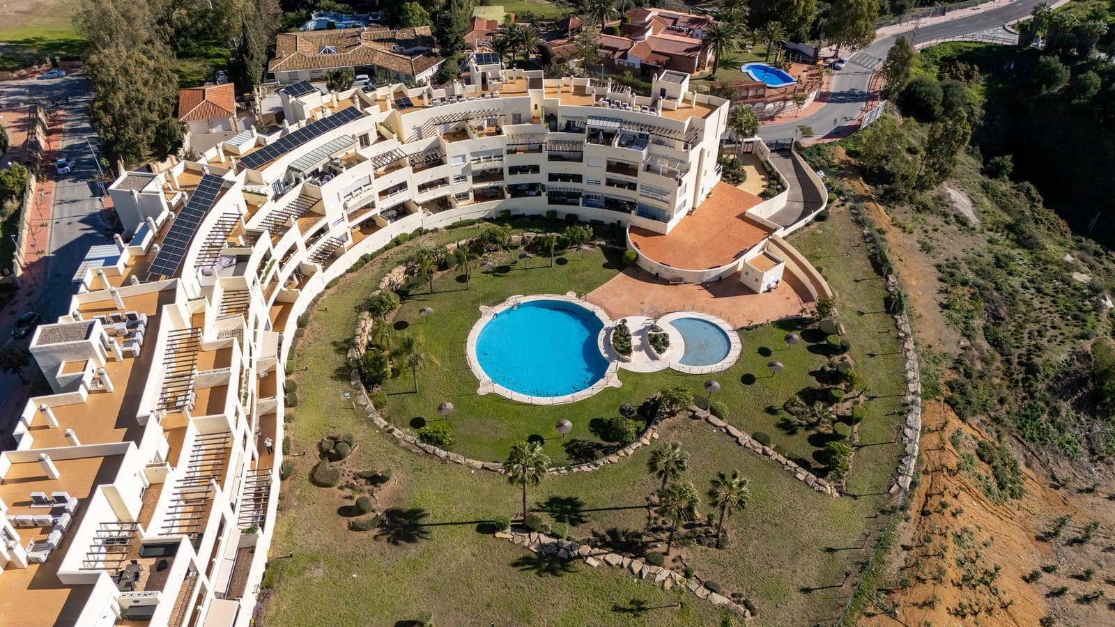 Apartamento de 2 habitaciones en Benalmádena en venta con piscina garaje - 395.000 € (Ref: 10175920)