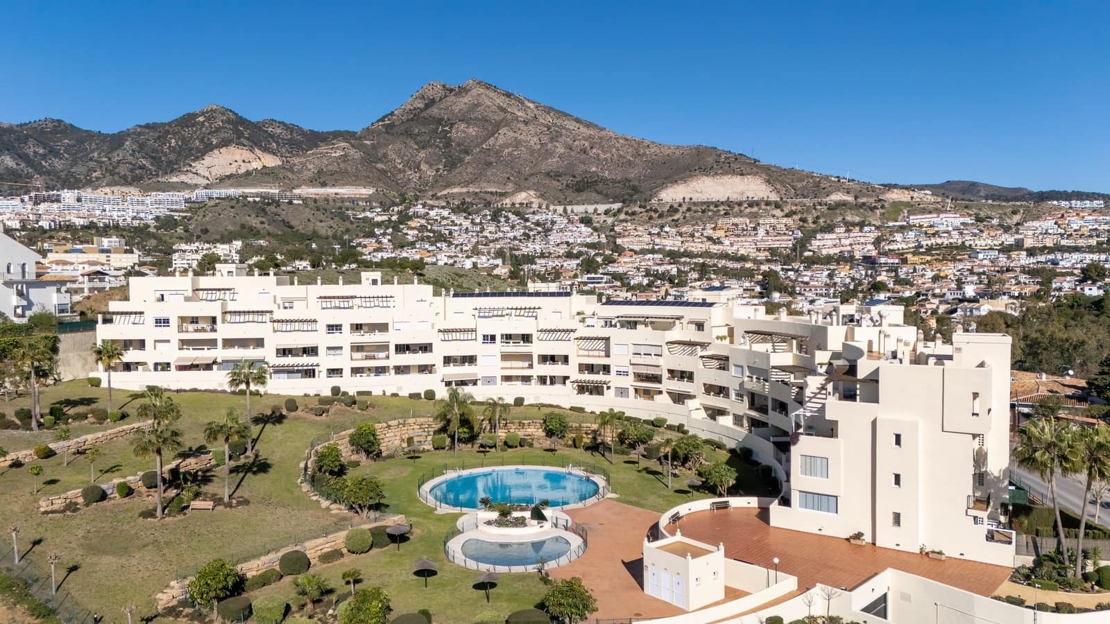Apartamento de 2 habitaciones en Benalmádena en venta con piscina garaje - 395.000 € (Ref: 10175920)