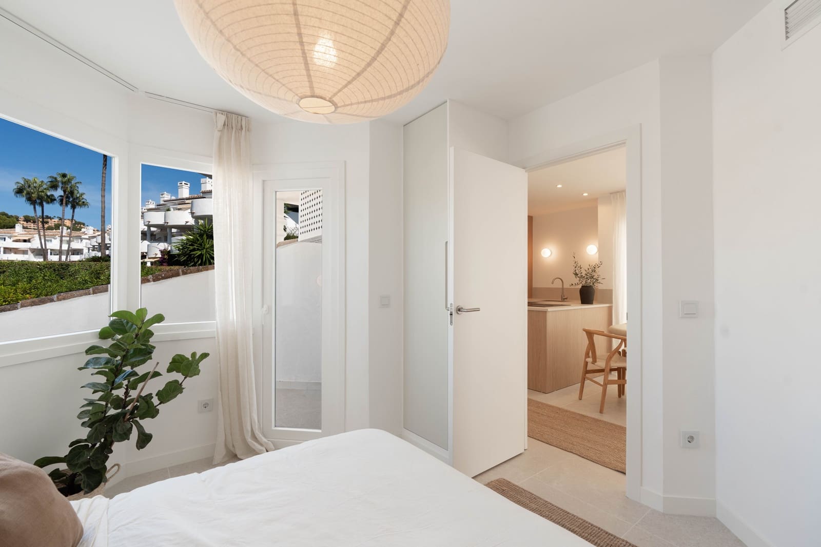 2 bedroom Apartment for sale in Calahonda with pool - € 419,000 (Ref: 10183634)