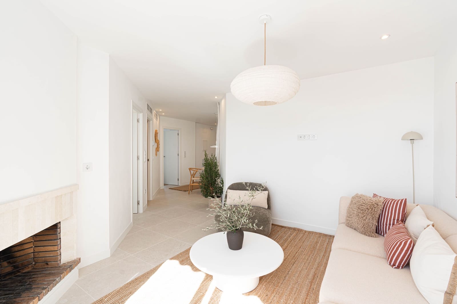 2 bedroom Apartment for sale in Calahonda with pool - € 419,000 (Ref: 10183634)