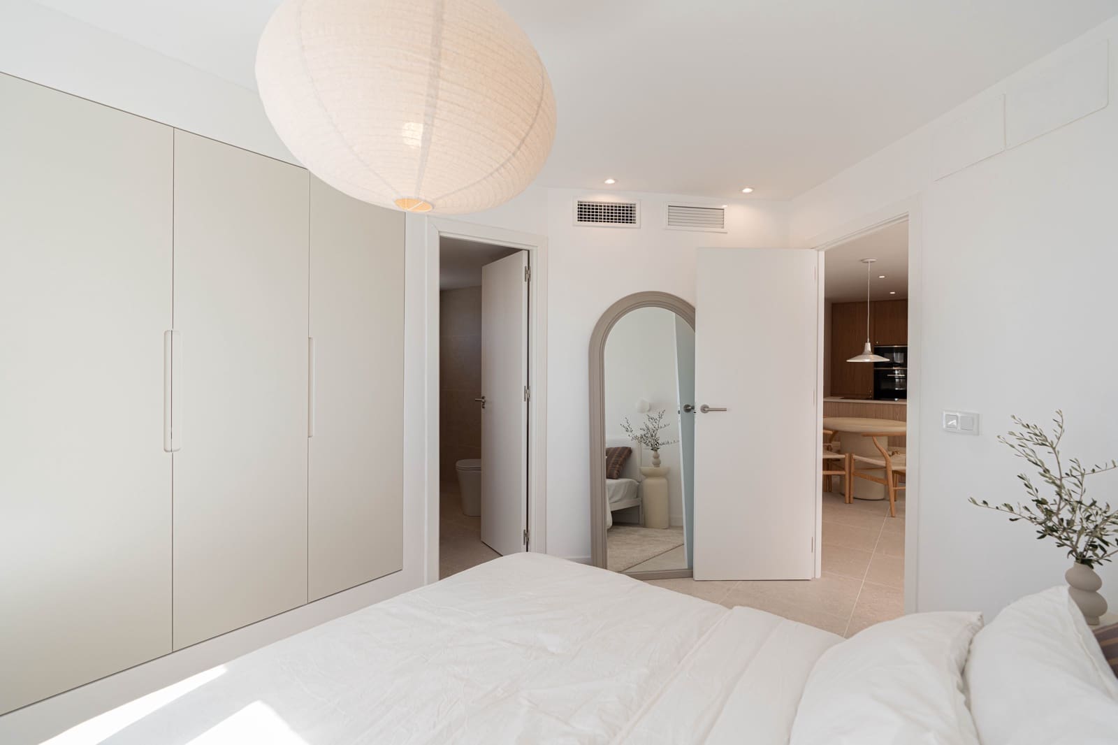 2 bedroom Apartment for sale in Calahonda with pool - € 419,000 (Ref: 10183634)