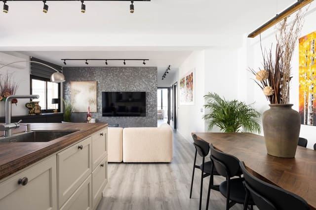2 slaapkamer Appartement te koop in Zona Puerto Deportivo, Fuengirola - € 455.000 (Ref: 10185419)