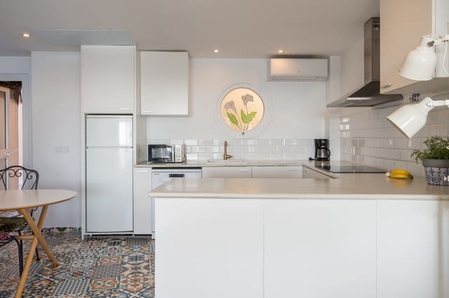 2 soverom Strandleiligheter til salgs i Zona Puerto Deportivo, Fuengirola - € 565 000 (Ref: 8793853)