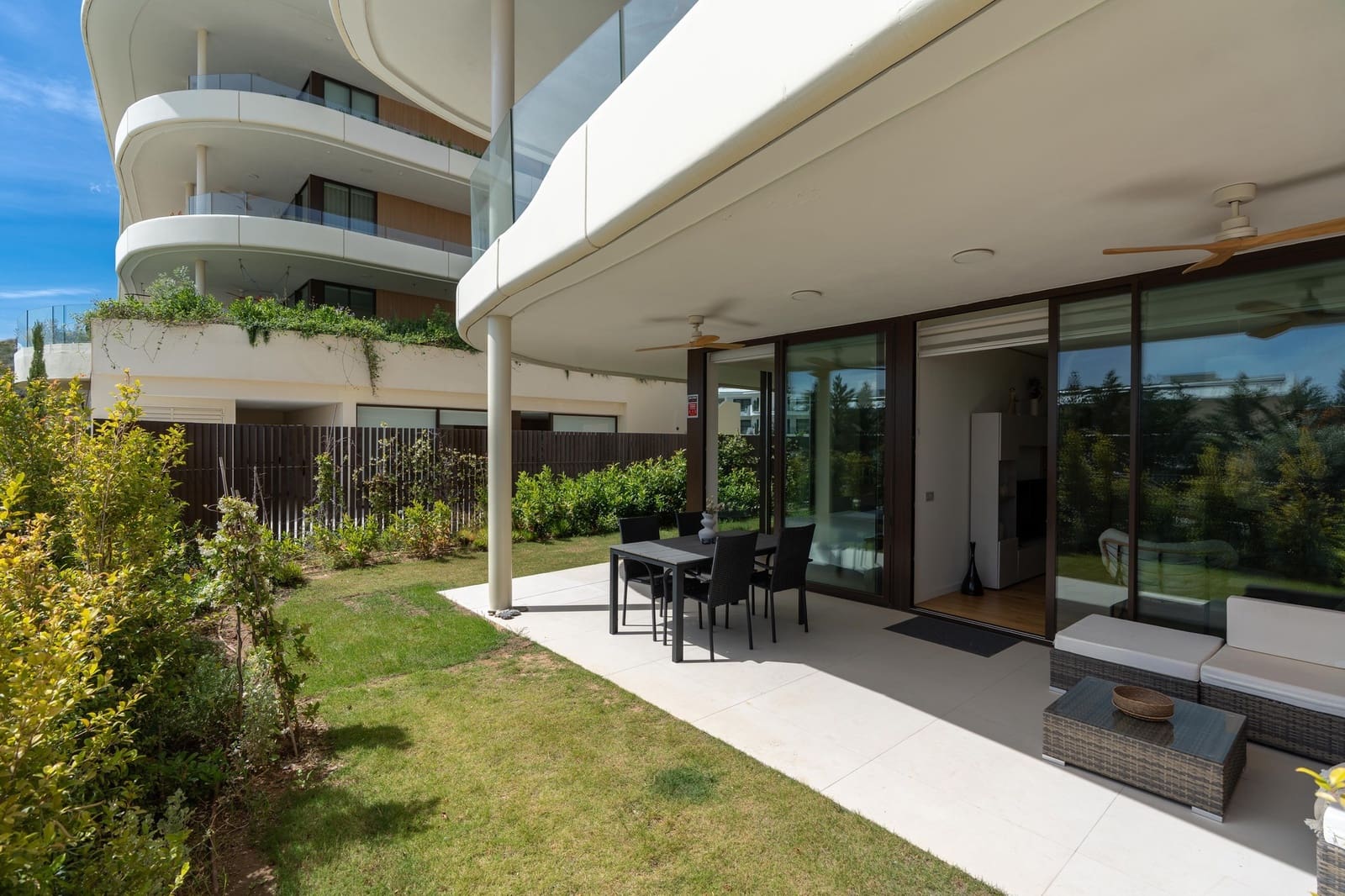2 slaapkamer Appartement te koop in Fuengirola - € 575.000 (Ref: 8793880)
