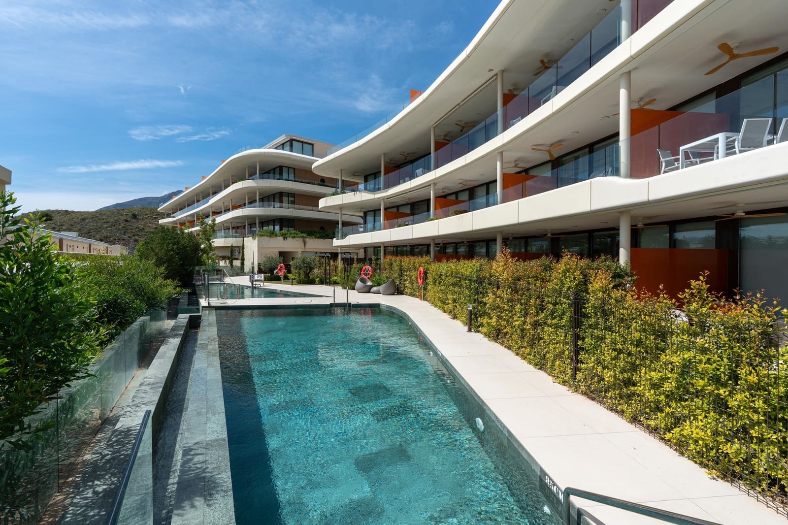 2 slaapkamer Appartement te koop in Fuengirola - € 575.000 (Ref: 8793880)