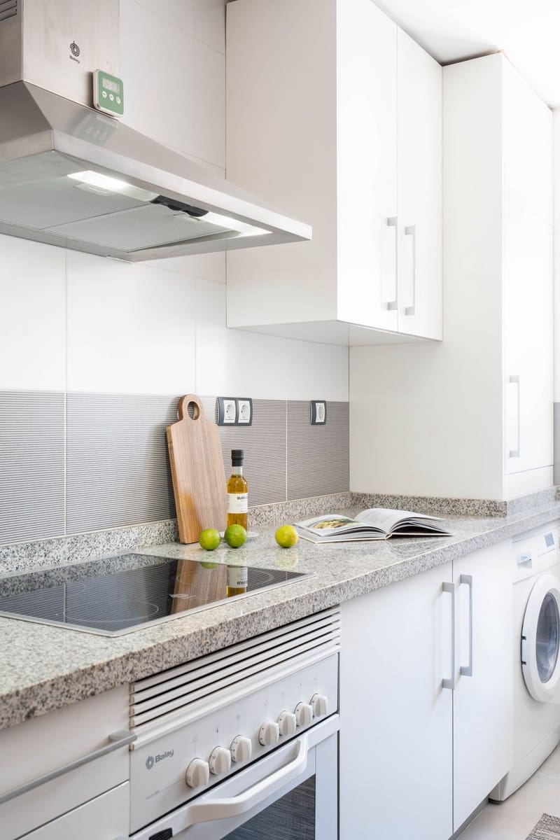 2 soveværelse Lejlighed til salg i La Cala de Mijas med swimmingpool garage - € 399.000 (Ref: 8916797)