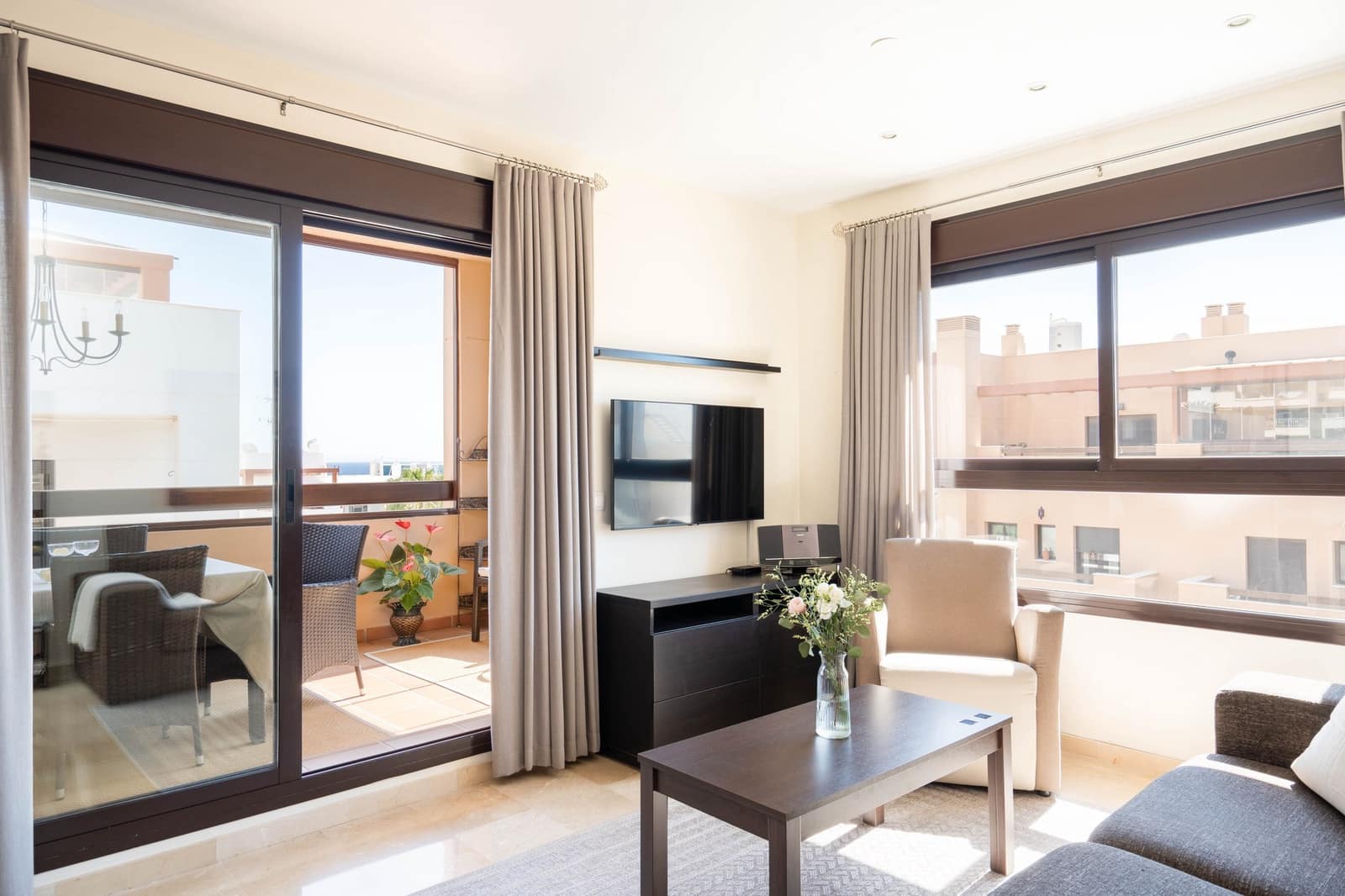 2 soveværelse Lejlighed til salg i La Cala de Mijas med swimmingpool garage - € 399.000 (Ref: 8916797)