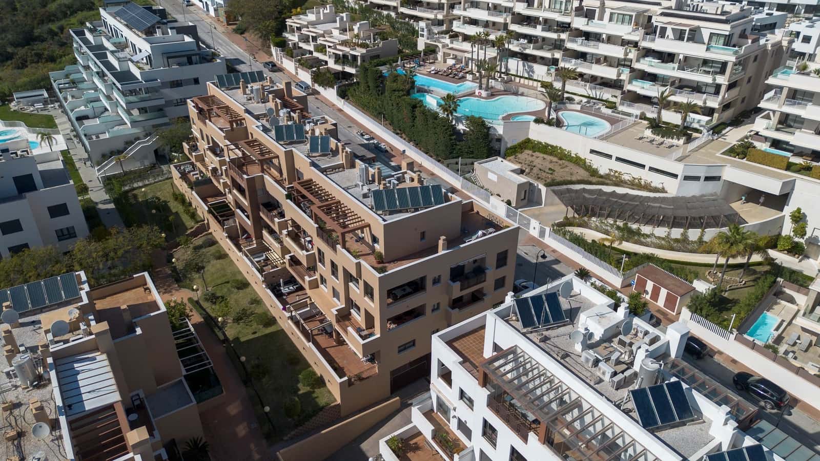 2 soveværelse Lejlighed til salg i La Cala de Mijas med swimmingpool garage - € 399.000 (Ref: 8916797)