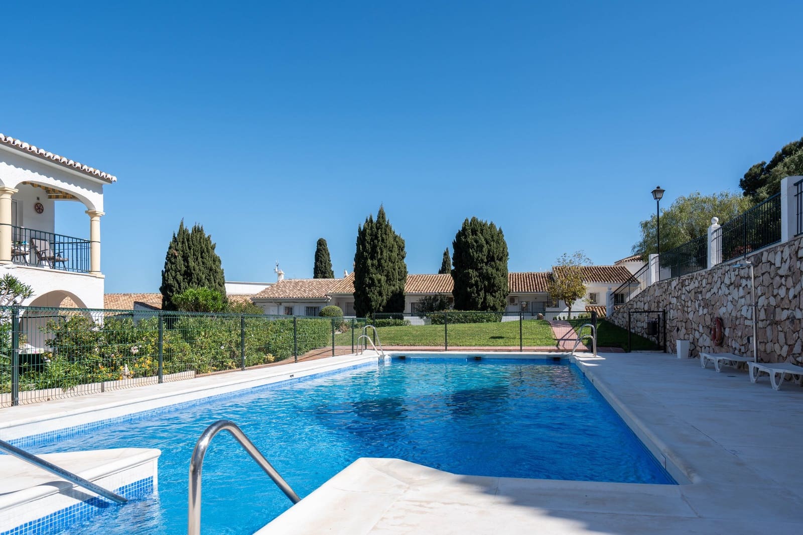 2 soverom Leilighet til salgs i Fuengirola med svømmebasseng garasje - € 299 000 (Ref: 8924327)