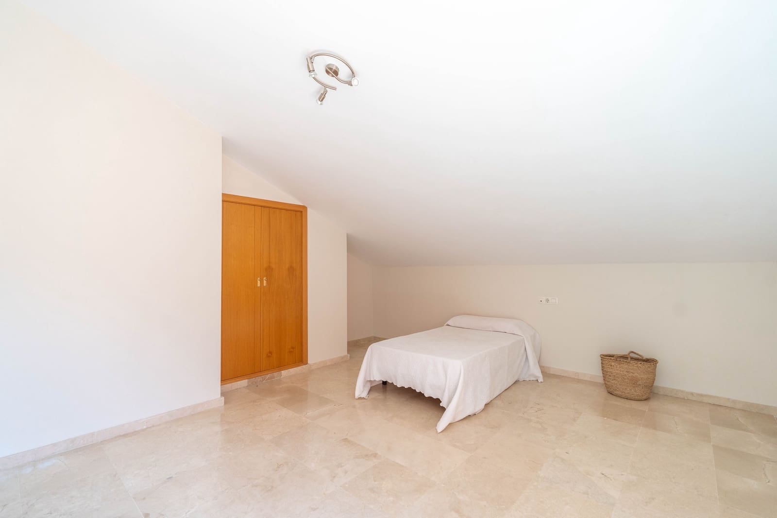 3 bedroom Penthouse for sale in Fuengirola with pool garage - € 530,000 (Ref: 8952133)