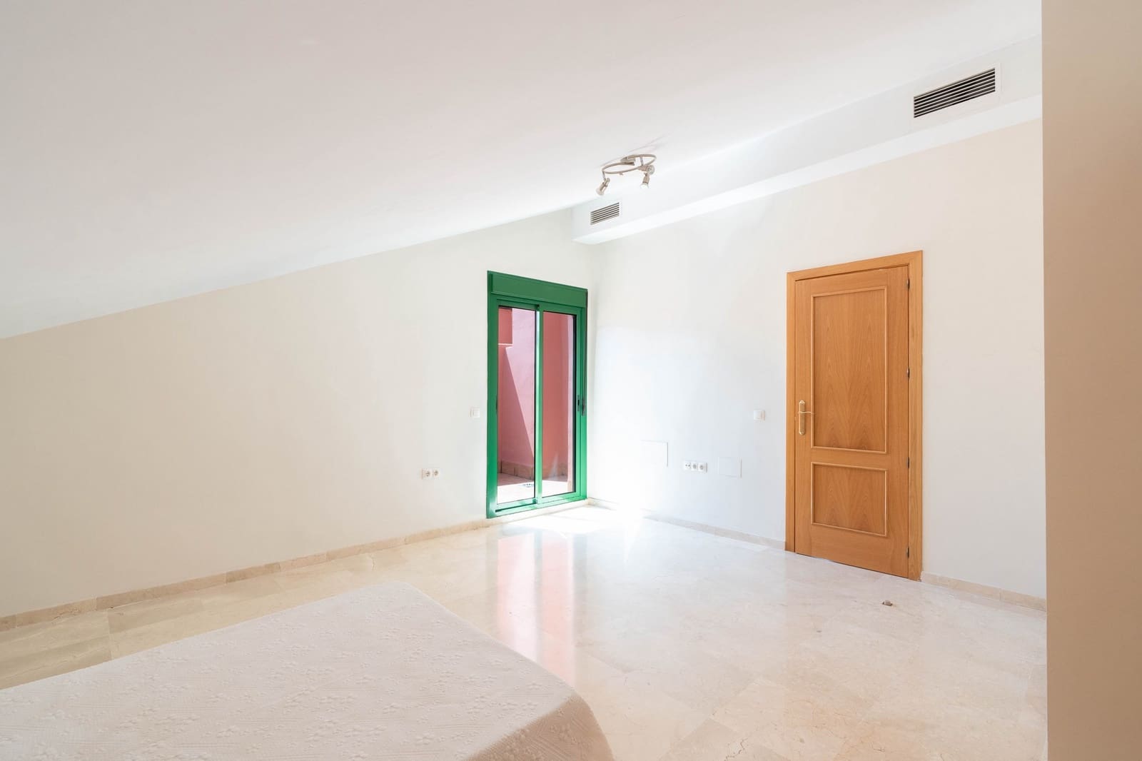 3 bedroom Penthouse for sale in Fuengirola with pool garage - € 530,000 (Ref: 8952133)