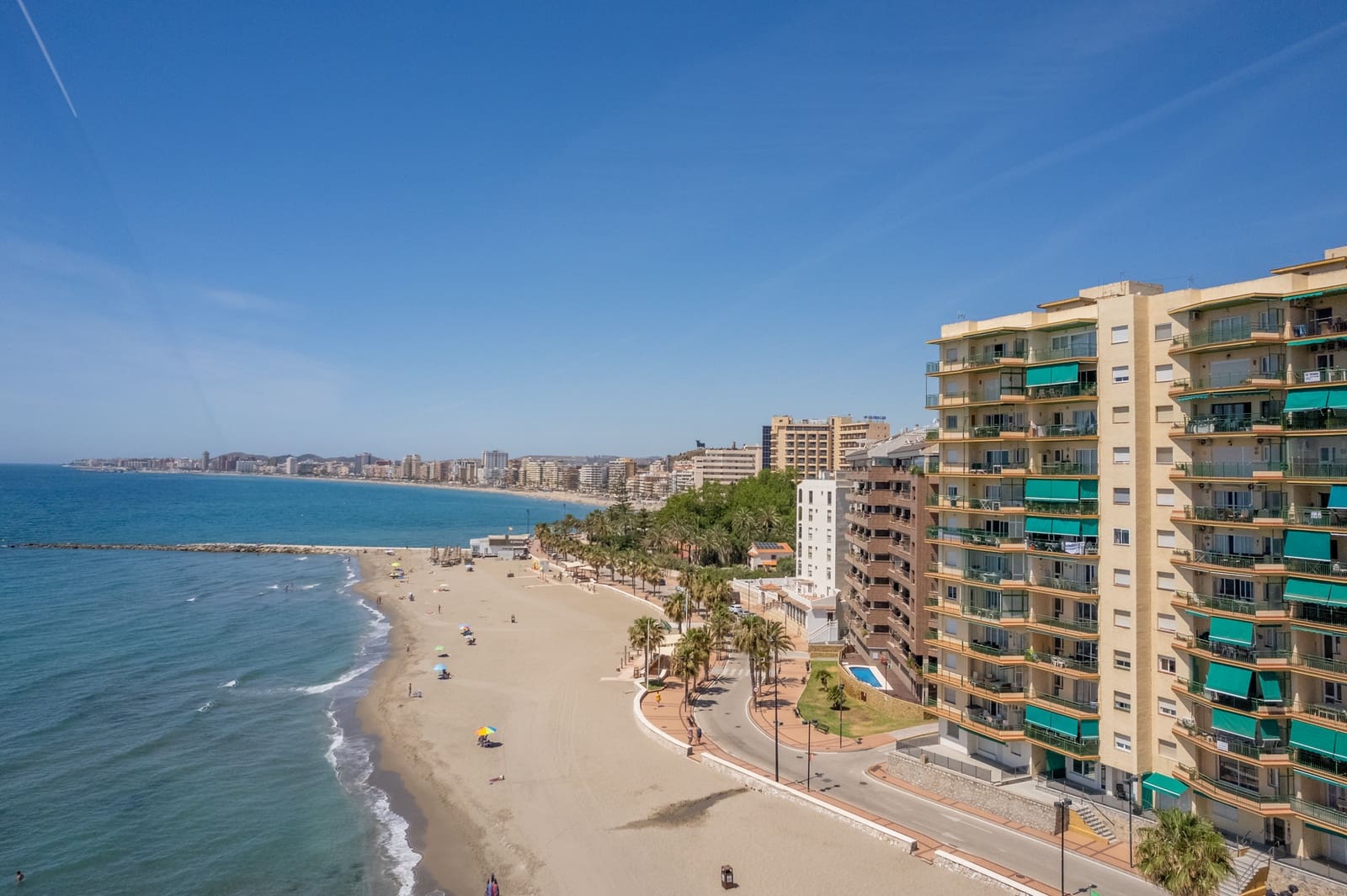 2 soveværelse Lejlighed til salg i Fuengirola med garage - € 499.000 (Ref: 9058135)