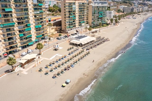 2 makuuhuone Huoneisto myytävänä paikassa Las Gaviotas  - Carvajal, Fuengirola mukana 
autotalli - 499 000 € (Ref: 9058135)