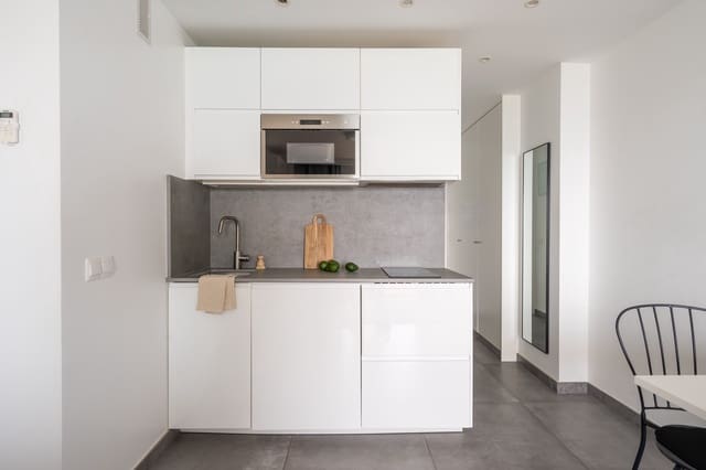 Apartamento de 1 habitación en Zona Puerto Deportivo, Fuengirola en venta con piscina - 349.000 € (Ref: 9097044)