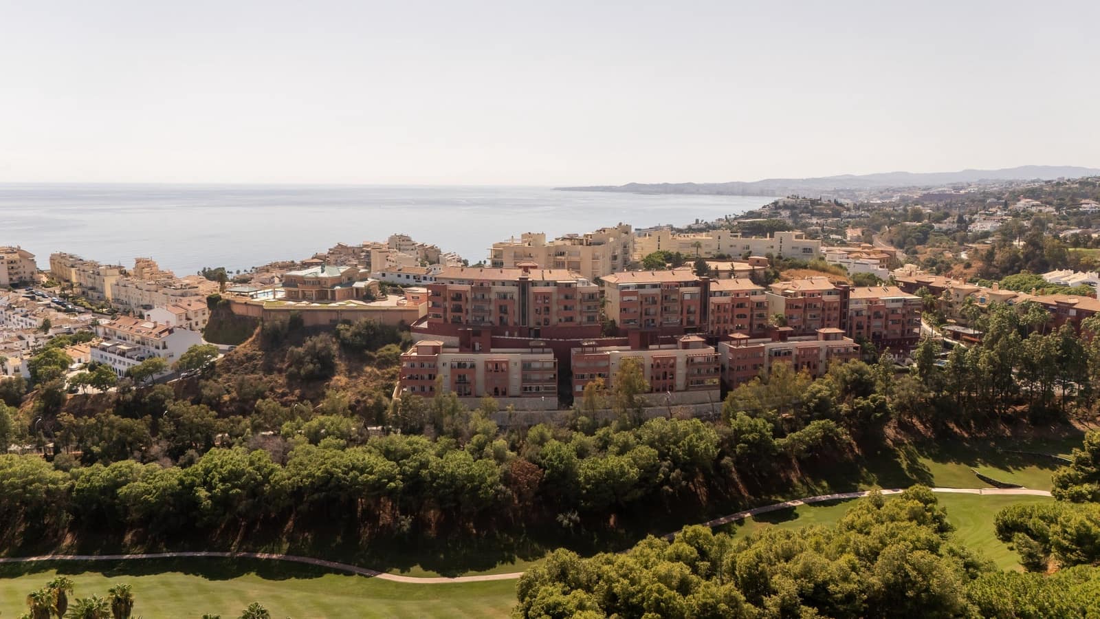 2 soveværelse Lejlighed til salg i Benalmadena med swimmingpool garage - € 330.000 (Ref: 9278537)