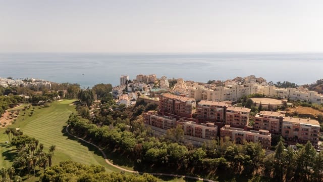 2 quarto Apartamento para venda em Zona Centro Comercial Torrequebrada, Benalmádena com piscina garagem - 330 000 € (Ref: 9278537)