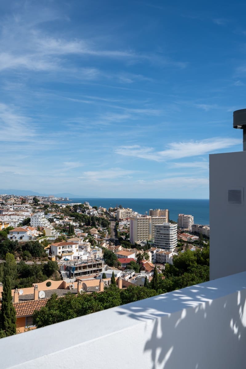 3 sypialnia Dom na sprzedaż w Fuengirola z basenem garażem - 620 000 € (Ref: 9362987)