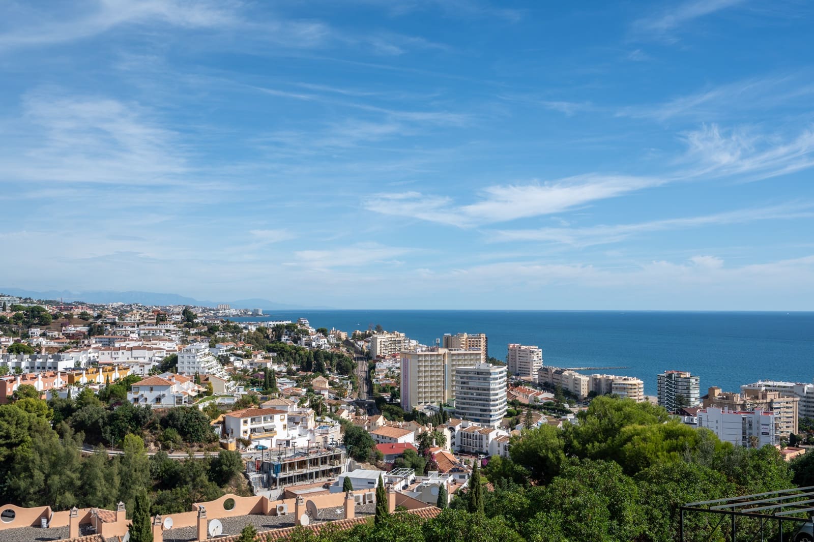 3 sypialnia Dom na sprzedaż w Fuengirola z basenem garażem - 620 000 € (Ref: 9362987)