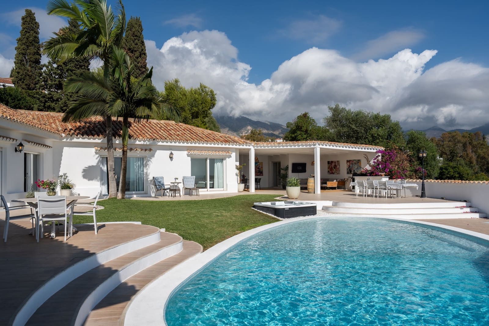 4 soverom Villa til salgs i Mijas med svømmebasseng garasje - € 1 795 000 (Ref: 9371148)