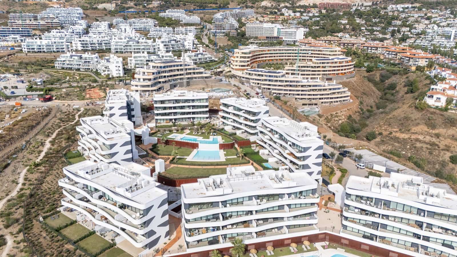 2 slaapkamer Appartement te koop in Fuengirola met zwembad garage - € 395.000 (Ref: 9395254)