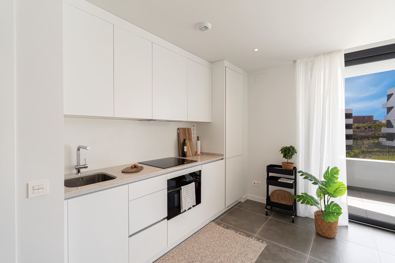 2 bedroom Apartment for sale in Fuengirola with pool garage - € 379,000 (Ref: 9395254)