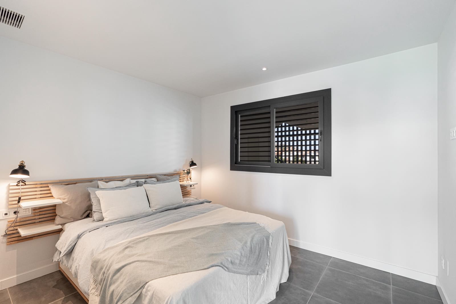2 bedroom Apartment for sale in Fuengirola with pool garage - € 379,000 (Ref: 9395254)