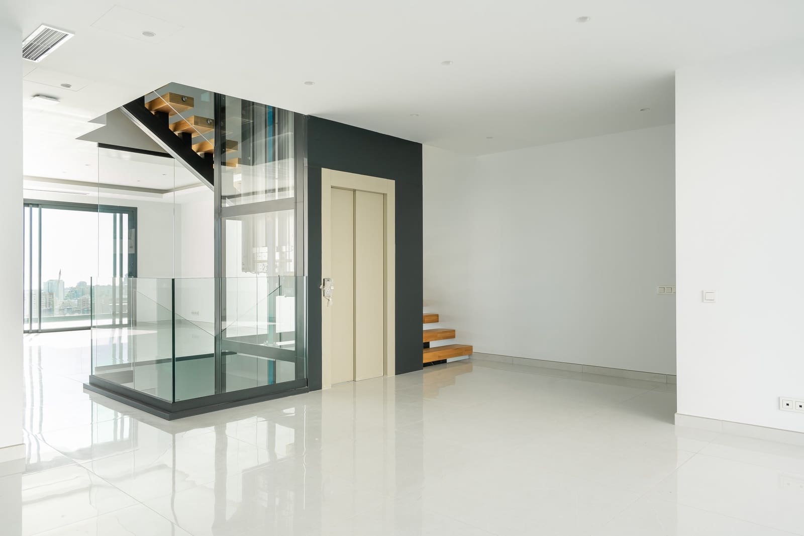 3 makuuhuone Omakotitalo myytävänä paikassa Fuengirola mukana uima-altaan 
autotalli - 1 460 000 € (Ref: 9426484)