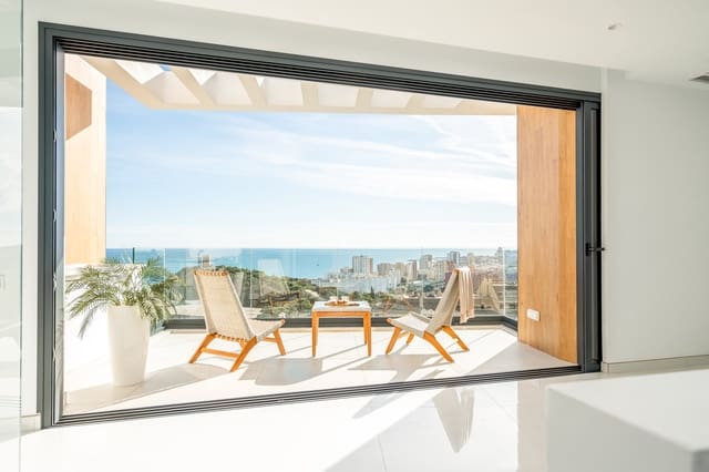 3 makuuhuone Omakotitalo myytävänä paikassa Torreblanca, Fuengirola mukana uima-altaan 
autotalli - 1 460 000 € (Ref: 9426484)