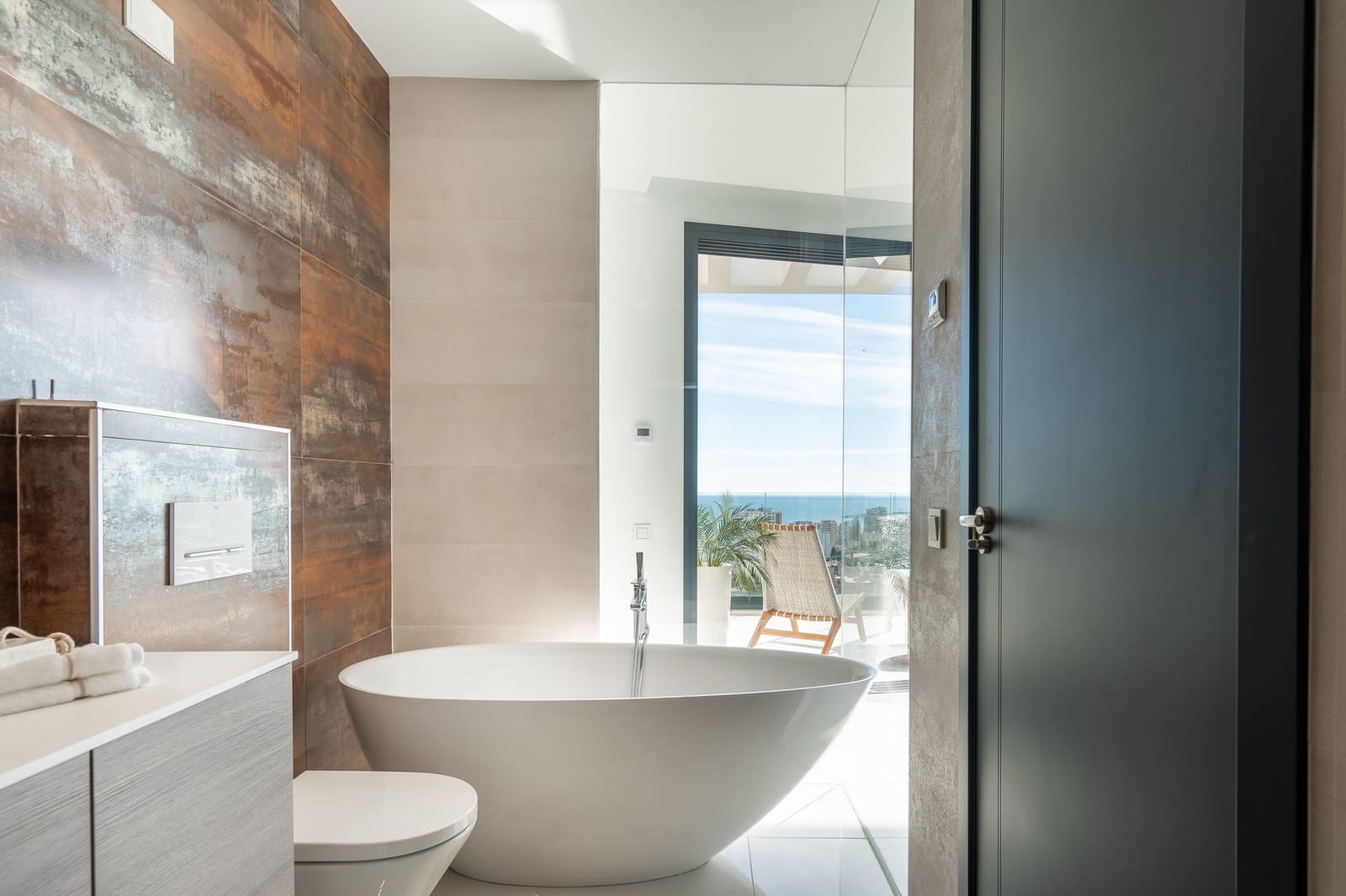 3 makuuhuone Omakotitalo myytävänä paikassa Fuengirola mukana uima-altaan 
autotalli - 1 460 000 € (Ref: 9426484)