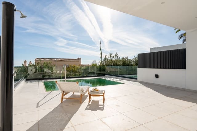 3 makuuhuone Omakotitalo myytävänä paikassa Torreblanca, Fuengirola mukana uima-altaan 
autotalli - 1 460 000 € (Ref: 9426484)