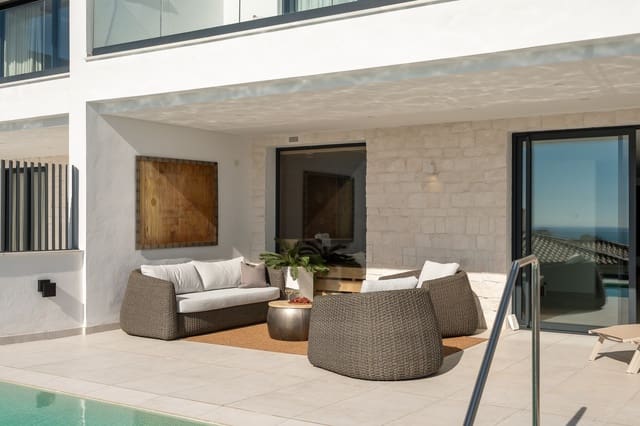 3 makuuhuone Omakotitalo myytävänä paikassa Torreblanca, Fuengirola mukana uima-altaan 
autotalli - 1 460 000 € (Ref: 9426484)