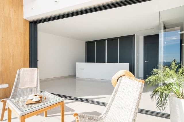 3 makuuhuone Omakotitalo myytävänä paikassa Torreblanca, Fuengirola mukana uima-altaan 
autotalli - 1 460 000 € (Ref: 9426484)