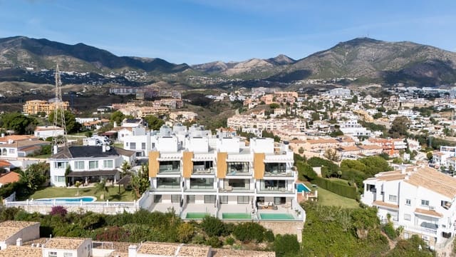 3 makuuhuone Omakotitalo myytävänä paikassa Torreblanca, Fuengirola mukana uima-altaan 
autotalli - 1 460 000 € (Ref: 9426484)