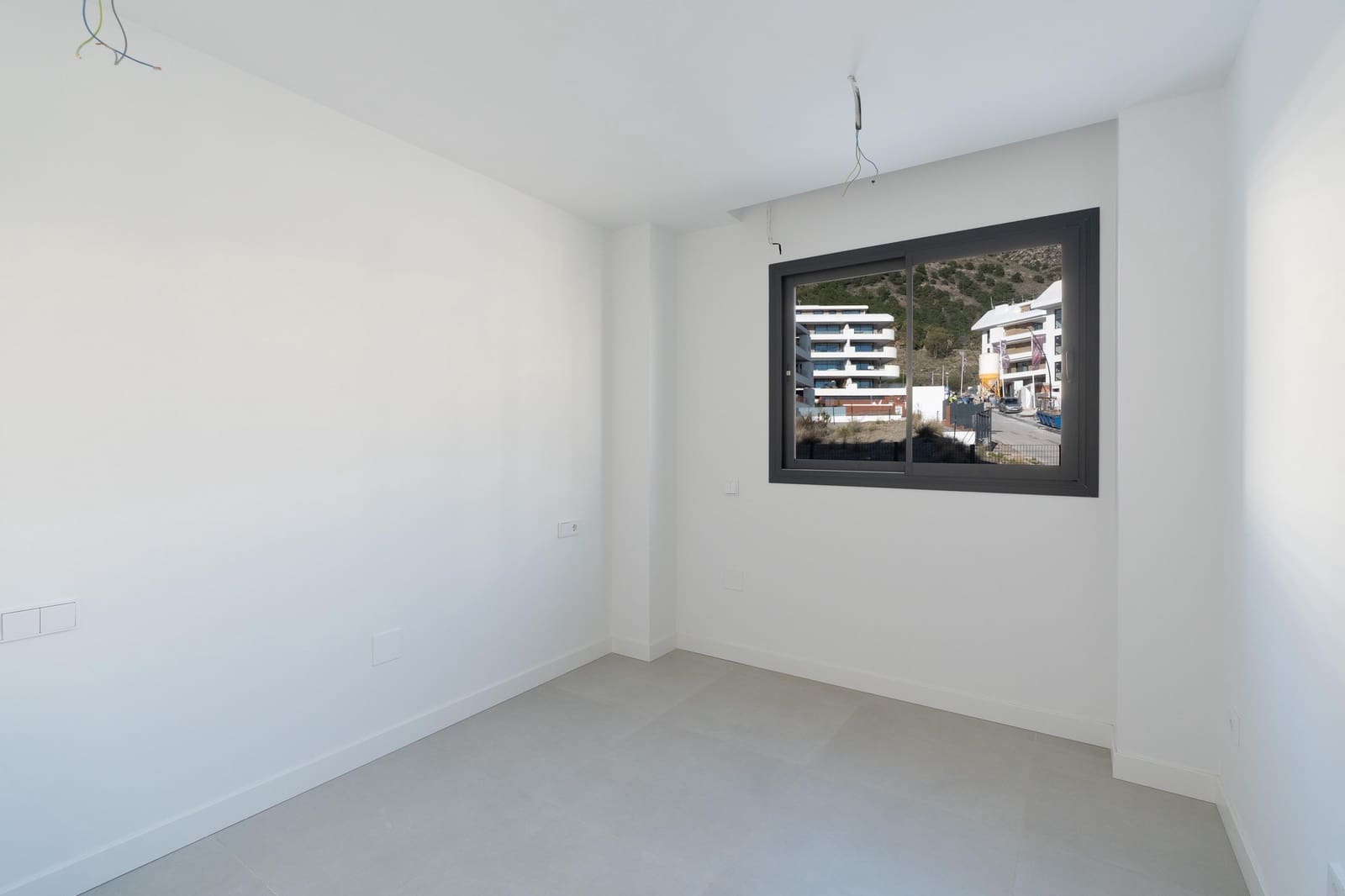 2 soverom Leilighet til salgs i Fuengirola med svømmebasseng garasje - € 549 000 (Ref: 9500588)