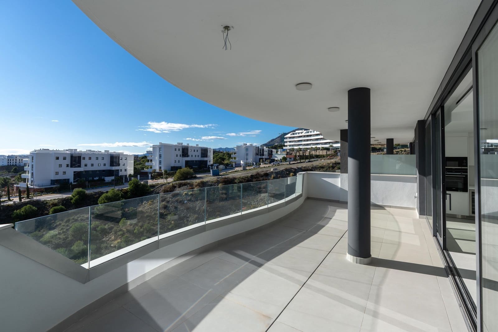 2 soverom Leilighet til salgs i Fuengirola med svømmebasseng garasje - € 549 000 (Ref: 9500588)