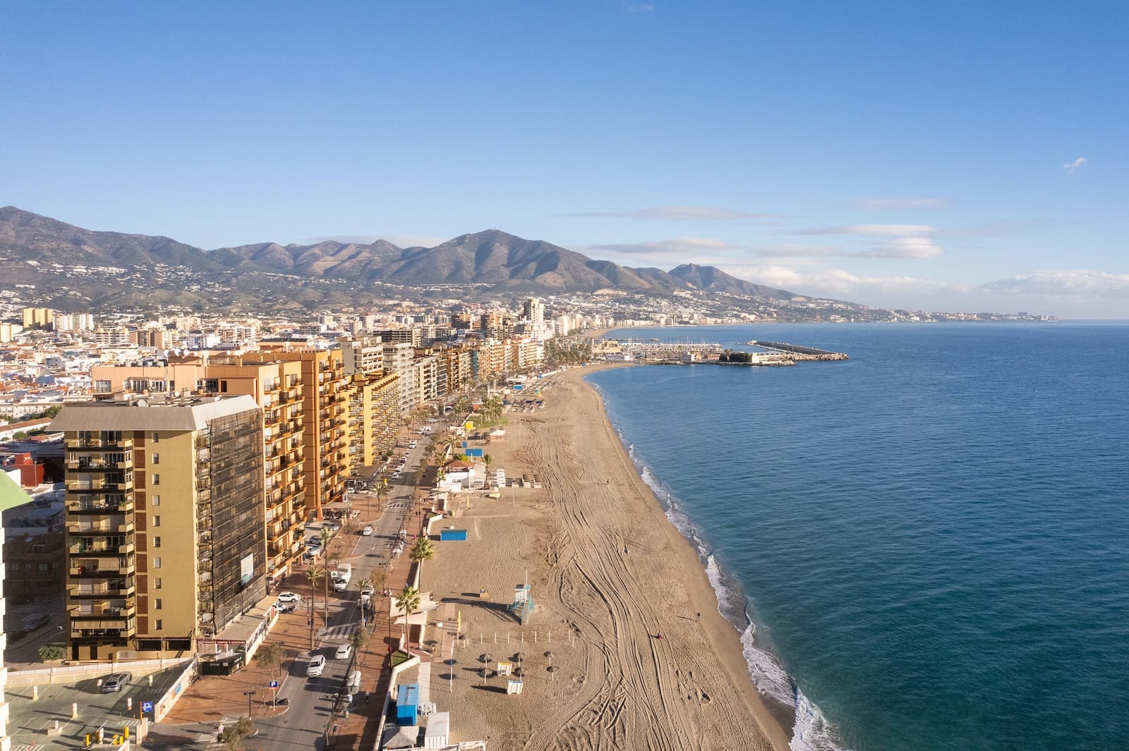 1 sypialnia Apartament przy plaży na sprzedaż w Fuengirola z garażem - 299 000 € (Ref: 9539020)