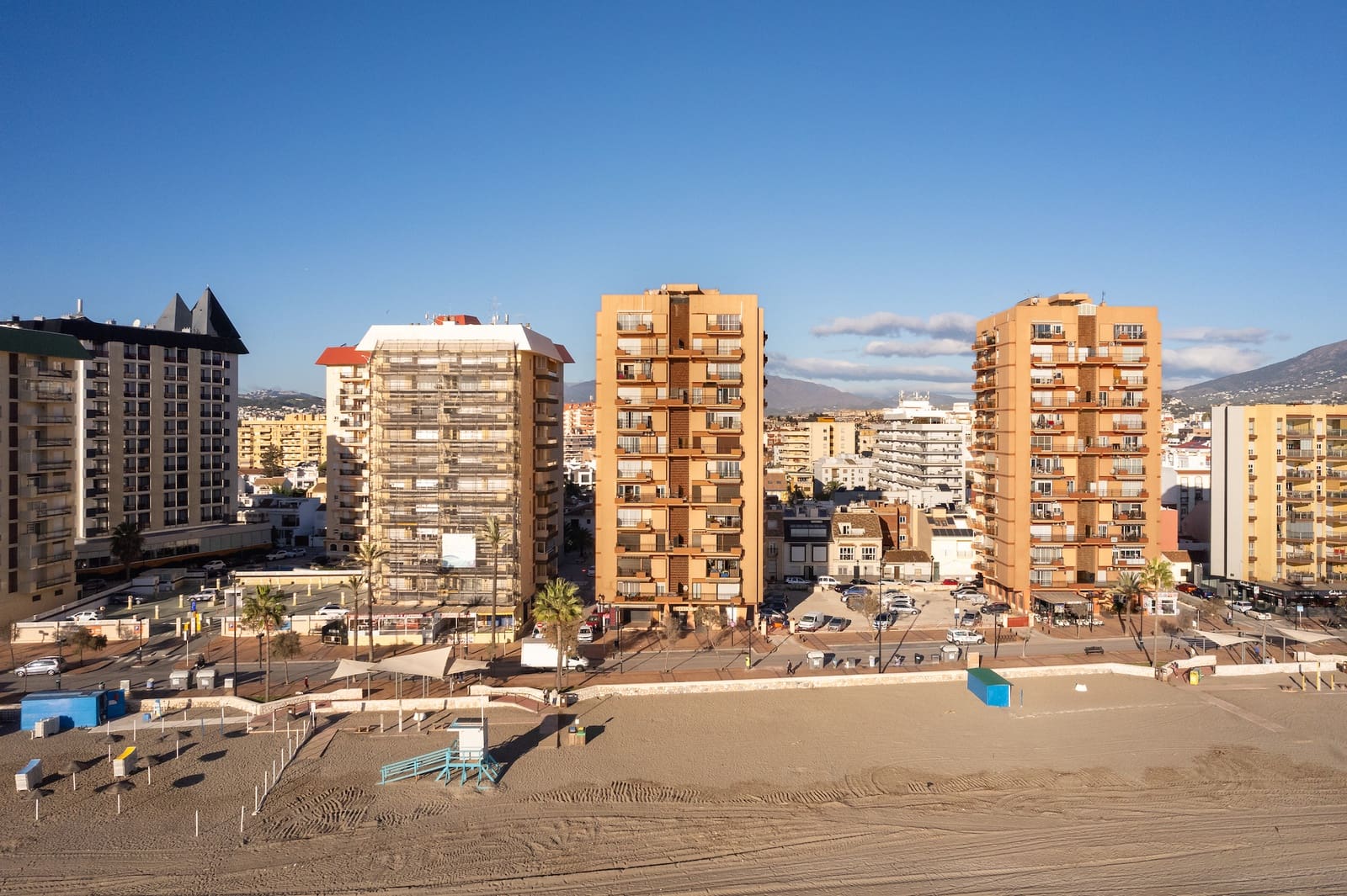 1 sypialnia Apartament przy plaży na sprzedaż w Fuengirola z garażem - 299 000 € (Ref: 9539020)