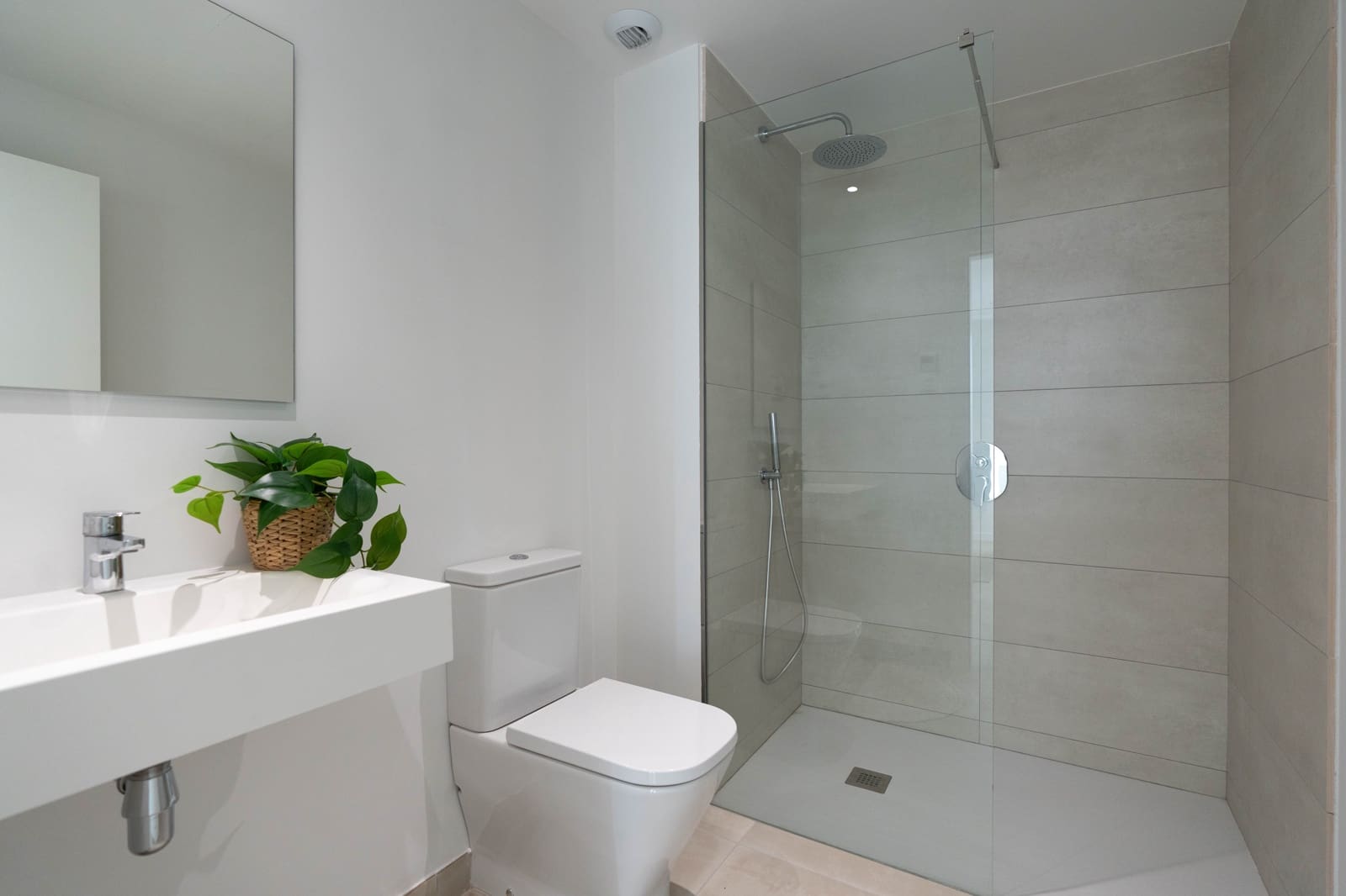 Apartamento de 2 habitaciones en Fuengirola en venta con piscina garaje - 449.000 € (Ref: 9539507)