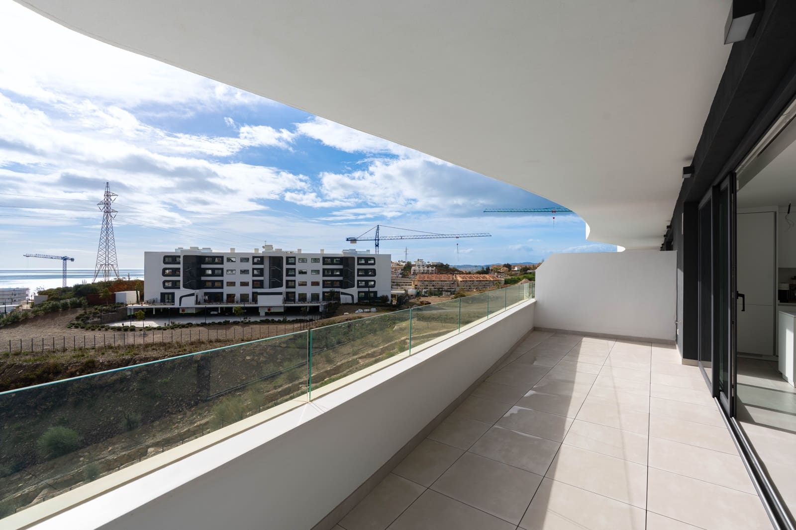 Apartamento de 2 habitaciones en Fuengirola en venta con piscina garaje - 449.000 € (Ref: 9539507)