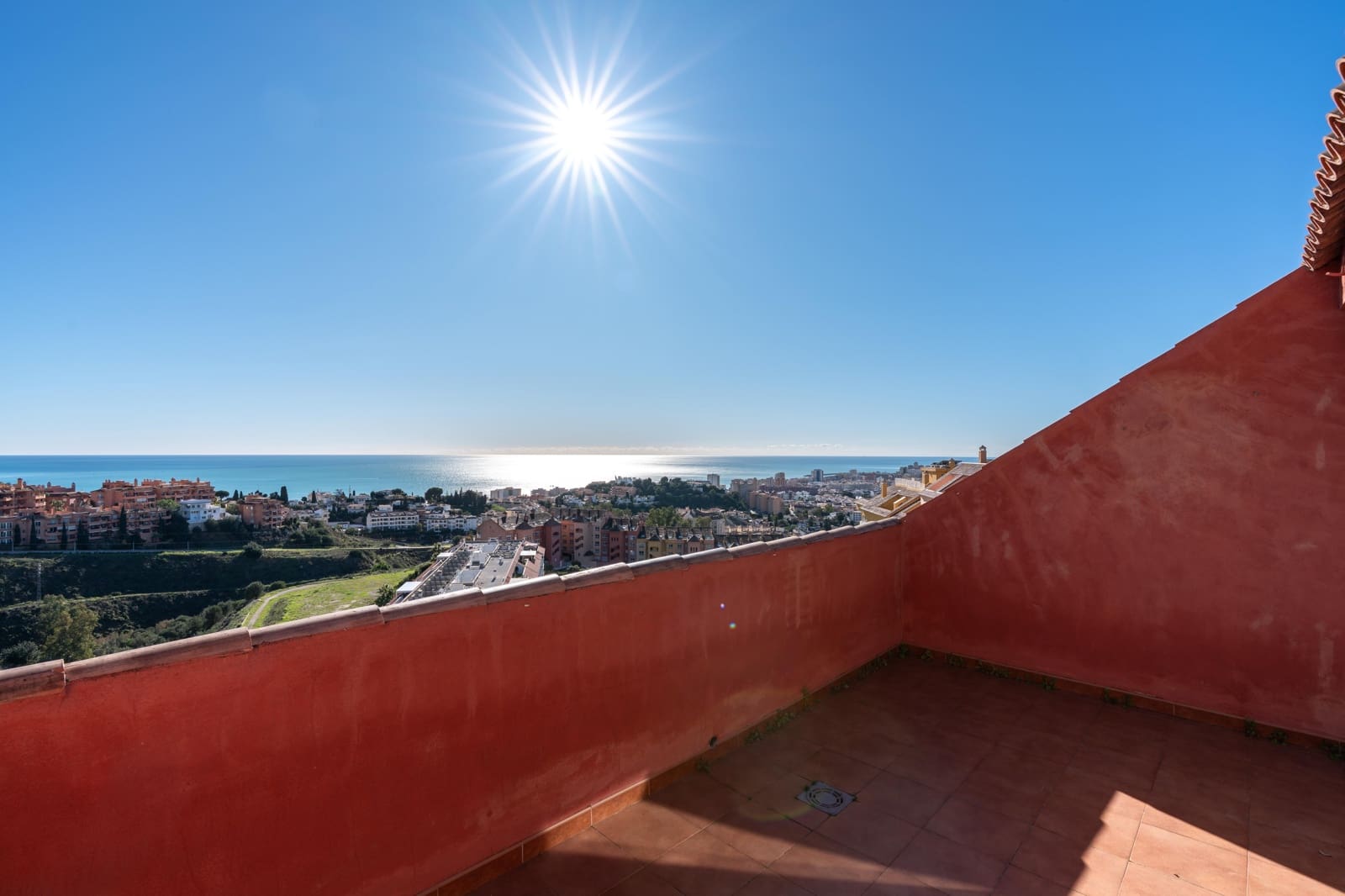 2 soveværelse Penthouse til salg i Fuengirola med swimmingpool garage - € 425.000 (Ref: 9539695)