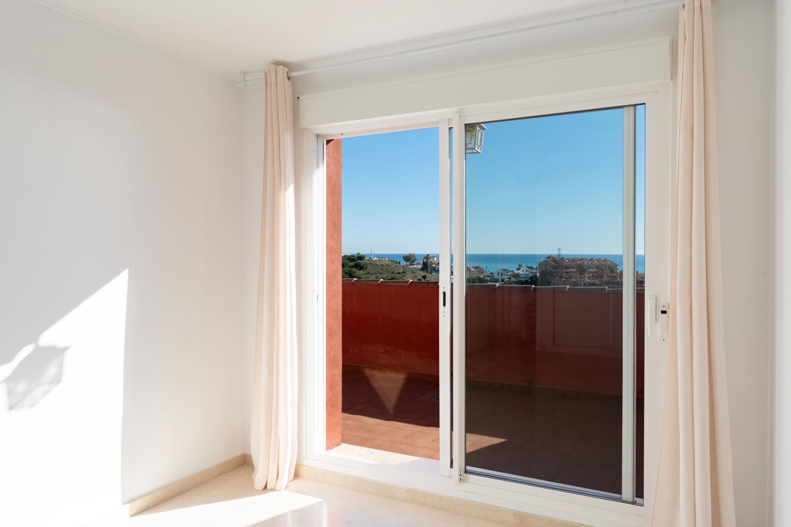 2 soveværelse Penthouse til salg i Fuengirola med swimmingpool garage - € 425.000 (Ref: 9539695)