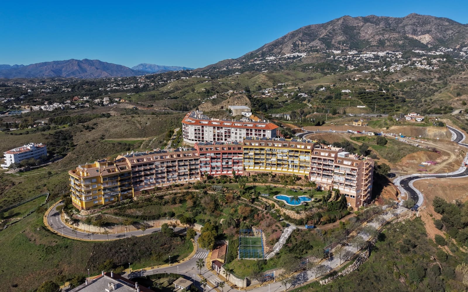 2 soveværelse Penthouse til salg i Fuengirola med swimmingpool garage - € 425.000 (Ref: 9539695)
