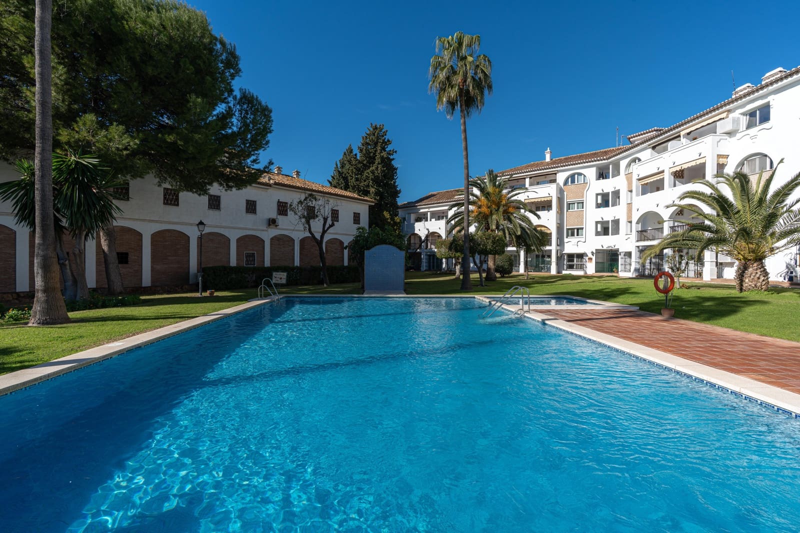 2 soveværelse Lejlighed til salg i Fuengirola med swimmingpool garage - € 549.000 (Ref: 9541973)