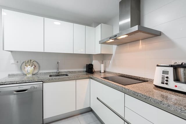 3 soveværelse Lejlighed til salg i Centro ciudad, Fuengirola - € 420.000 (Ref: 9542417)